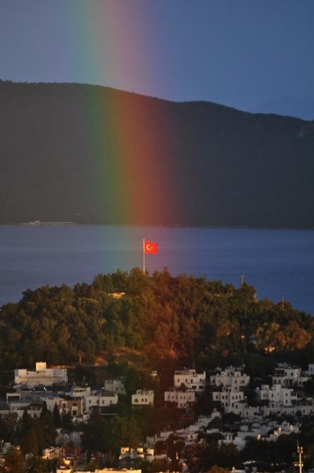 Bodrum’da gökkuşağı şöleni