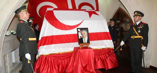 Kenan Evren'e resmi tören