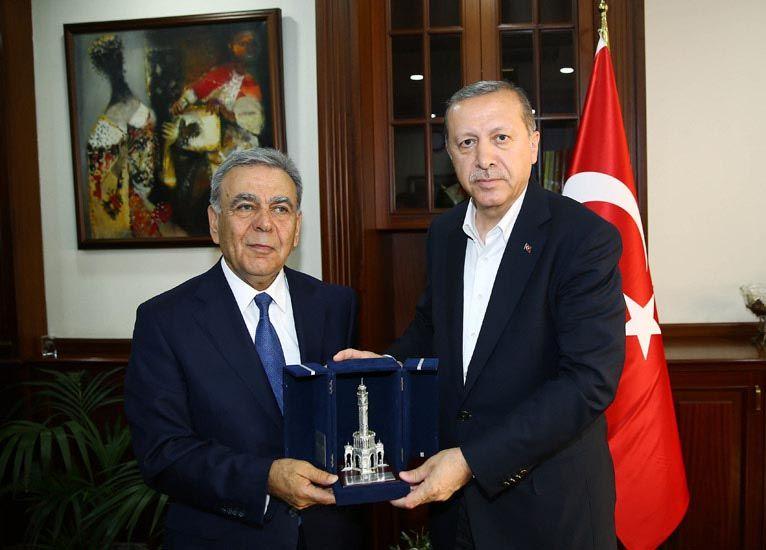 İzmirlilerden Aziz Kocaoğlu'na Erdoğan tepkisi