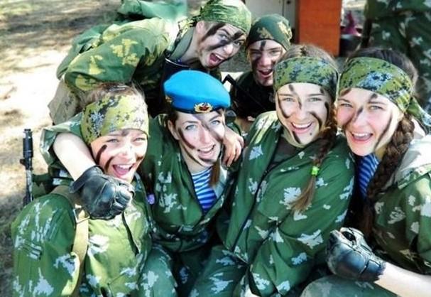 Rusya'nın kadın askerleri