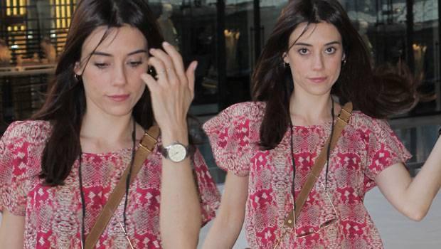 Makyajsız güzel Cansu Dere