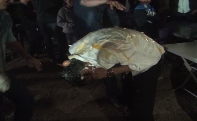 Afyonkarahisar'da damadın kafasında yumurta kırıldı