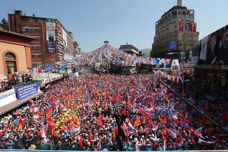 Başbakan Davutoğlu'ndan Doğan Medya'ya tepki