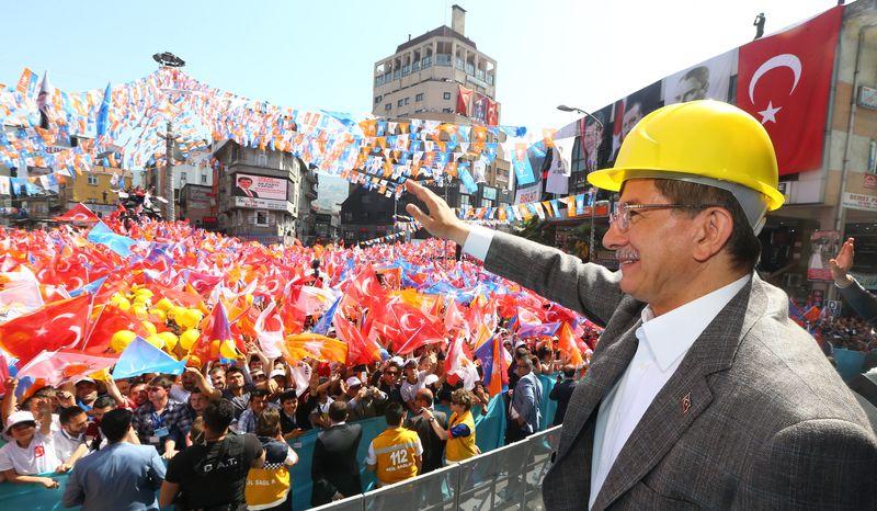 Başbakan Davutoğlu'ndan Doğan Medya'ya tepki