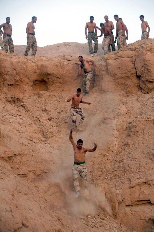 Irak kaçan askerlerin ardından gönüllü asker arıyor