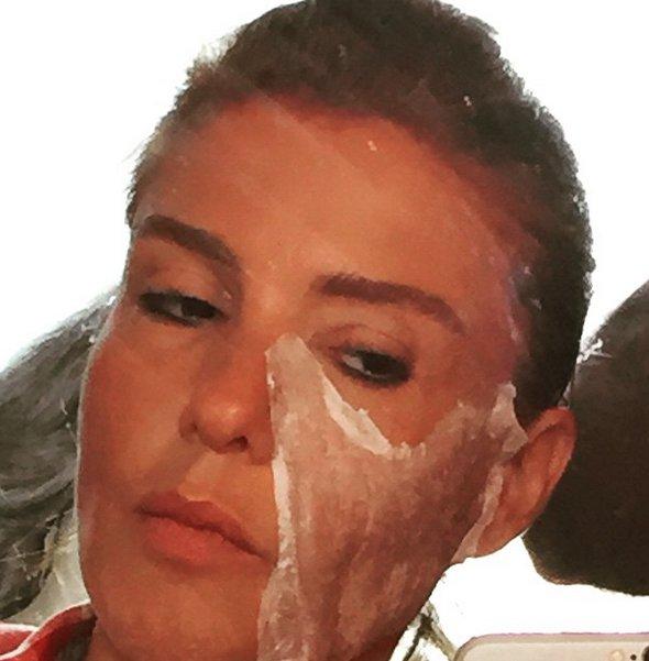 Gülben Ergen yaşlılık makyajı yaptırdı