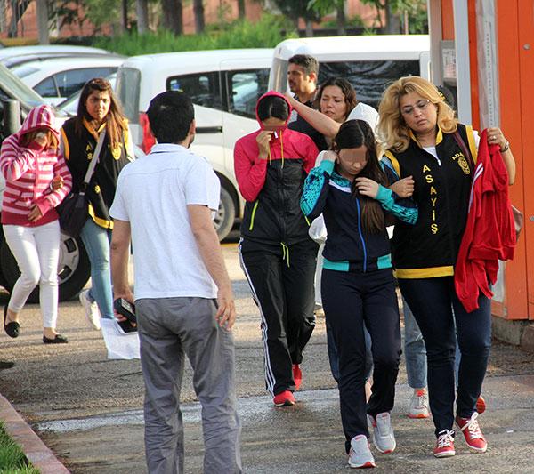 Adana'daki fuhuş çetesinin villası görüntülendi