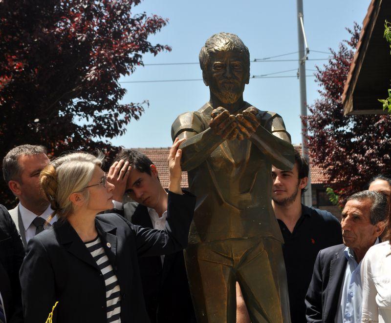 Emine Ülker Tarhan: Barajı aşmak istiyoruz