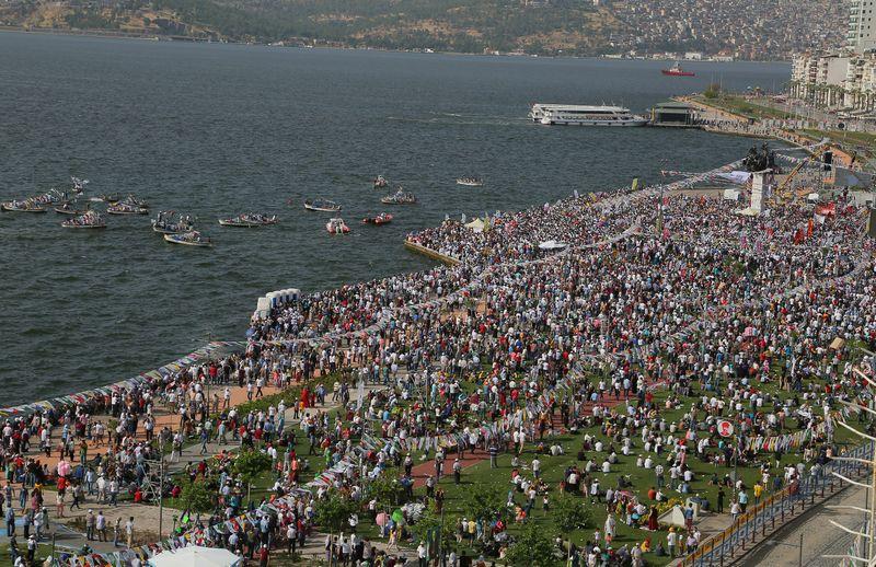 Selahattin Demirtaş İzmir'de miting düzenledi
