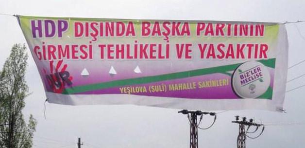 Van'da kanlı musluk afişlerinin yerine tehdit afişleri