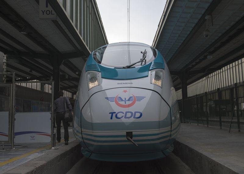 Çok yüksek hızlı tren Ankara - Konya seferine başladı