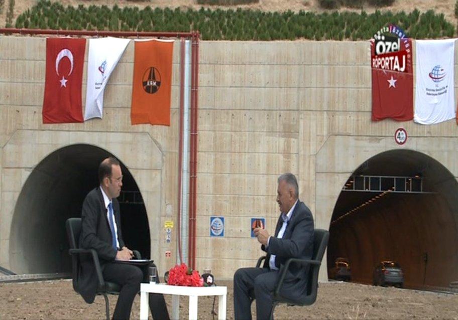 Röportaj sırasında Binali Yıldırım'a dua eden sürücü