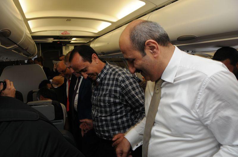 THY'nin Hakkari'ye ilk seferi türkülü halaylı oldu