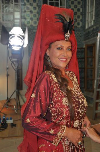 Hülya Avşar Safiye Sultan'ı oynayacak
