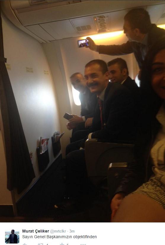 Bahçeli'nin objektifinden uçak yolculuğu