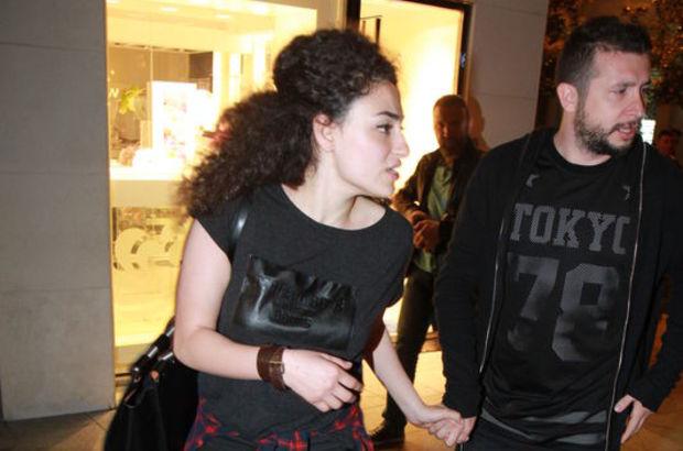 Sevgilisi Dilan Çıtak'ı ayağından öptü