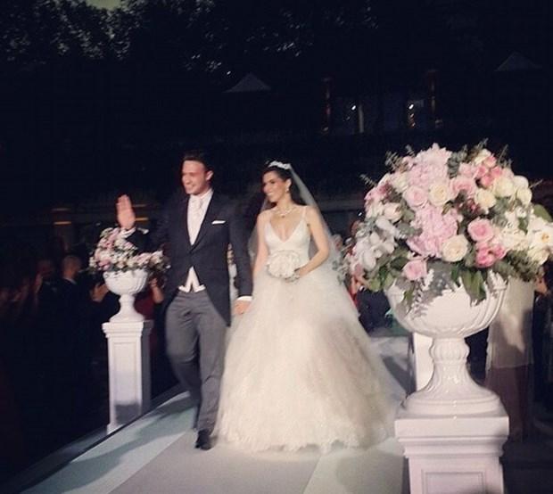 Hatice Şendil ve Burak Sağyaşar evlendi