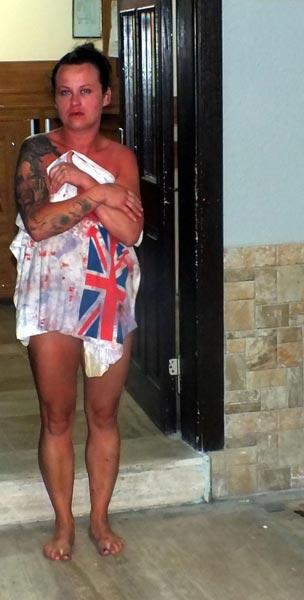 Alkollü turist çift ortalığı savaş alanına çevirdi