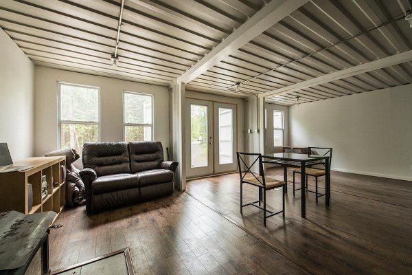 Yük konteynerinden ev yapan Teksaslı