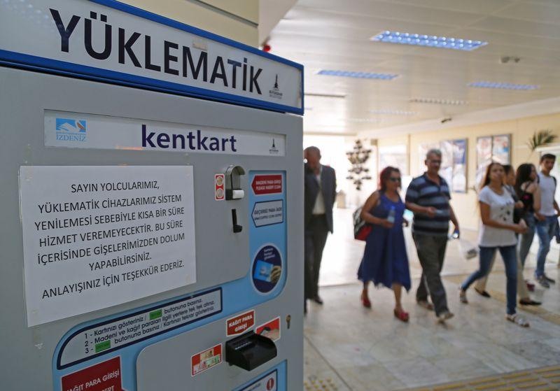 İzmir'de toplu ulaşım 4 günden beri ücretsiz