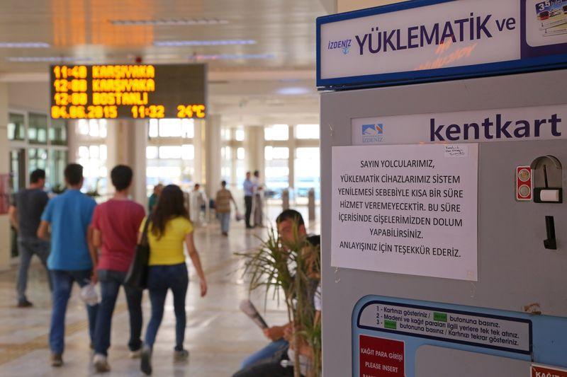 İzmir'de toplu ulaşım 4 günden beri ücretsiz