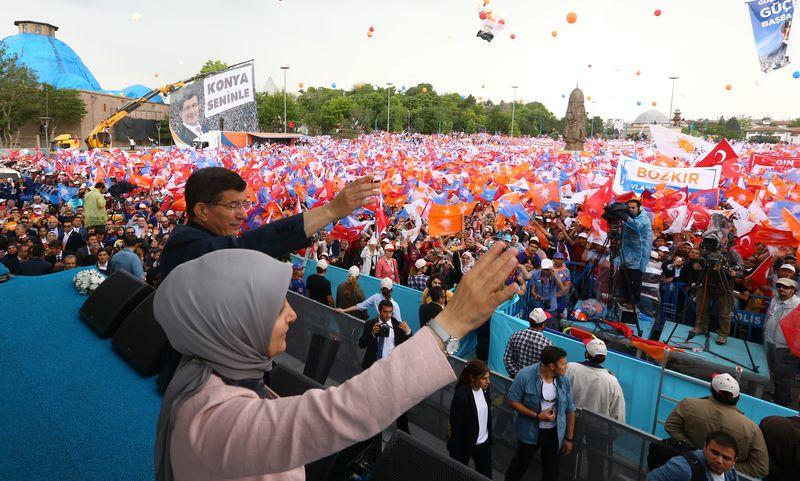 Başbakan Davutoğlu: Bugün arife yarın bayram