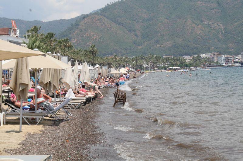 Bodrum'da oyunu kullanan plaja koştu