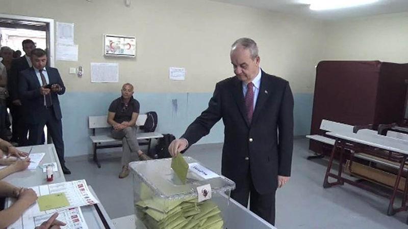 İlker Başbuğ'dan baraj yorumu