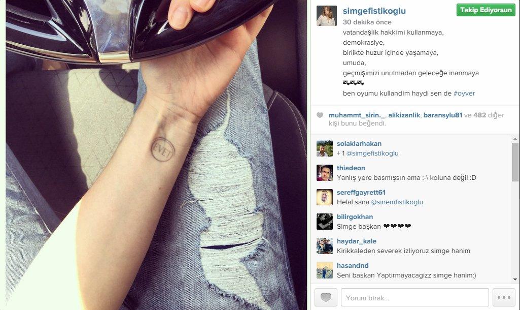 Simge Fıstıkoğlu oy kaşesini koluna bastı