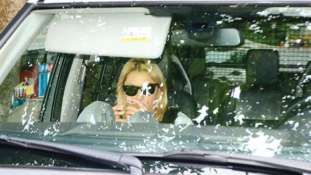 Hadise sevgilisiyle eczanede yakalandı