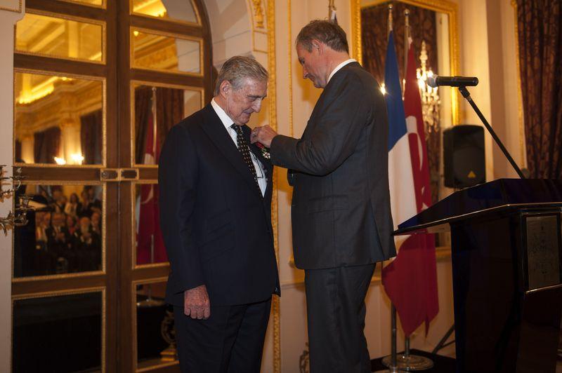 Fransızlardan Rahmi Koç'a devlet nişanı