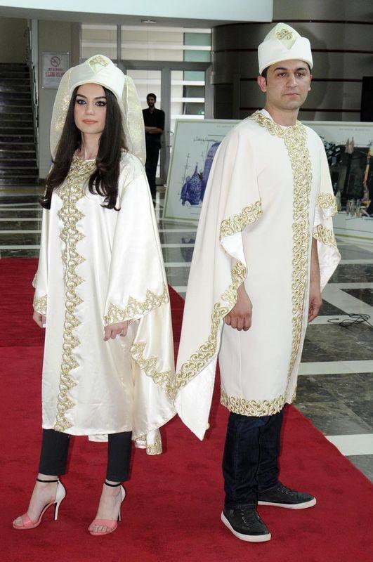 Karatay Üniversitesi'nin farklı mezuniyet kıyafeti