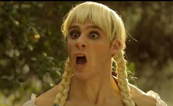 Kerem Bürsin Gratel oldu