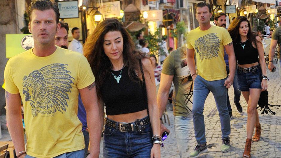 Kıvanç Tatlıtuğ sevgilisiyle Alaçatı'da