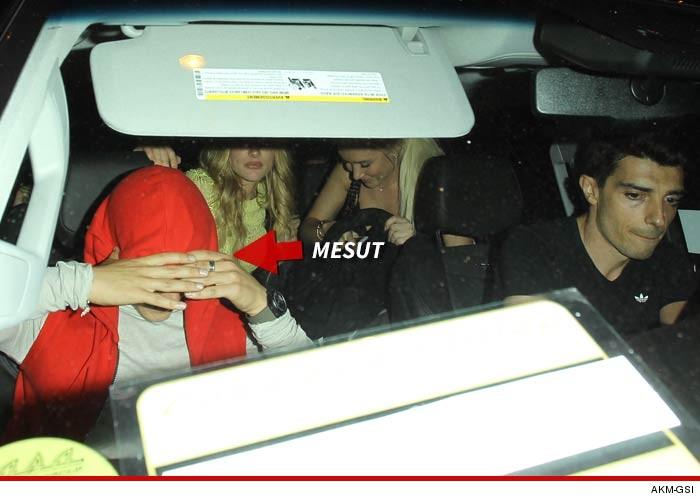 Mesut Özil çapkınlıkta