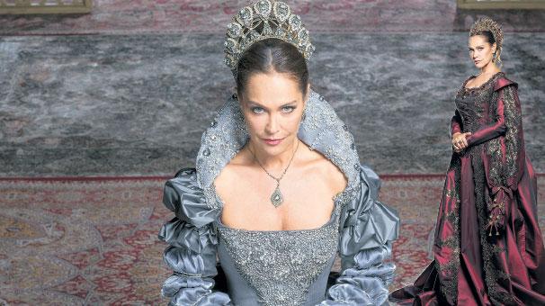 Hülya Avşar'dan Safiye Sultan pozları