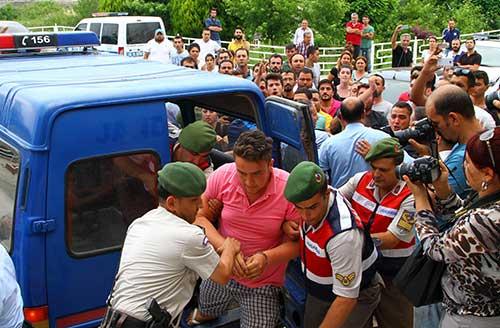 Cansu Kaya'nın katillerine linç girişimi