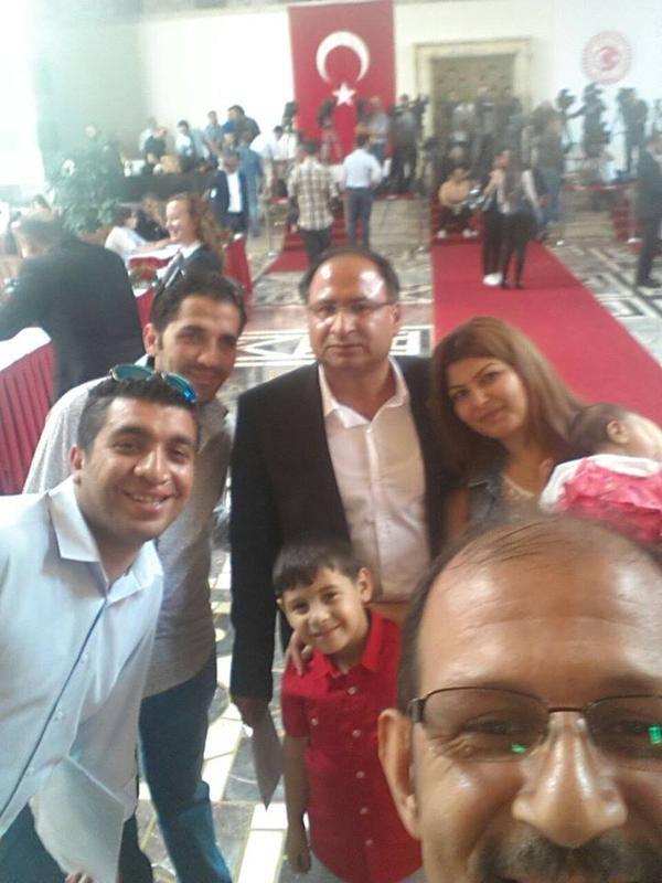 İlk Roman vekilden Meclis selfie'si