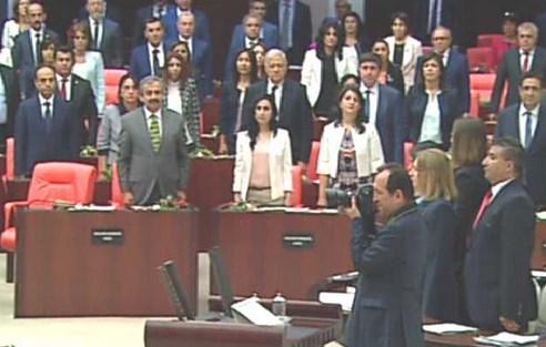 Meclis'te Atatürk'e saygı duruşunda Demirtaş yoktu