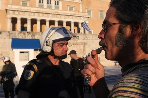 Yunanistan’da tespih satışları patladı