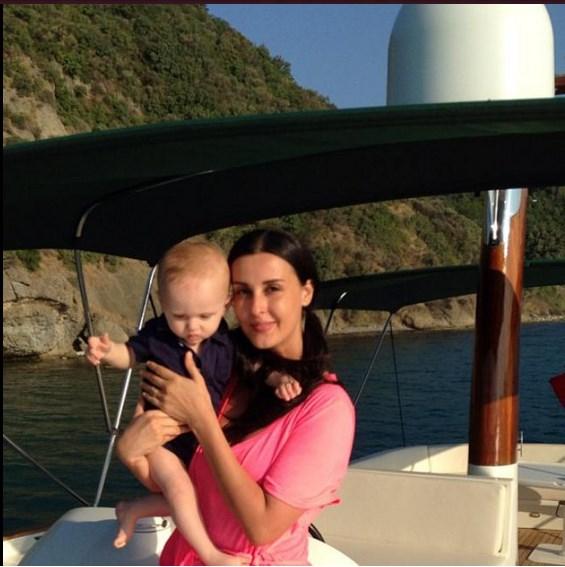 Ebru Destan ikinci bebeğine hamile