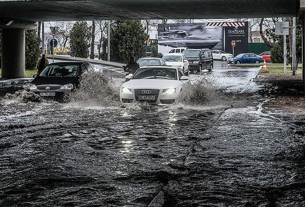 İstanbul'da şiddetli yağış etkili oldu
