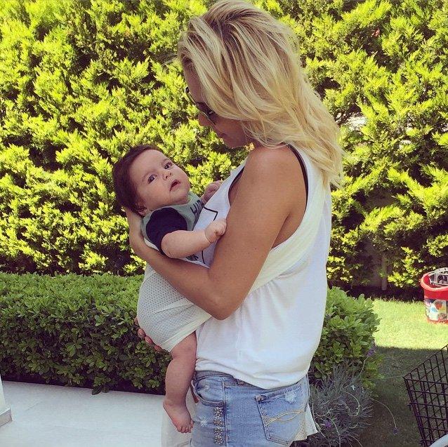 Ece Erken'den duygulandıran mesaj