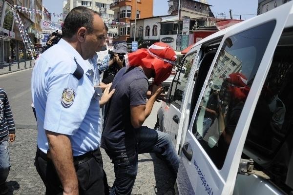Antalya'da Türk bayraklı intihar girişimi