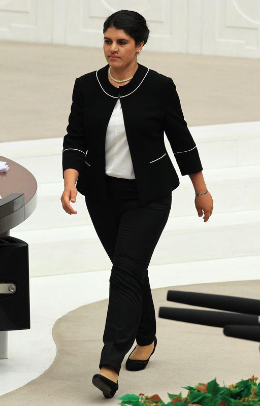 Yemin töreninde kadın vekillerin şıklık karnesi