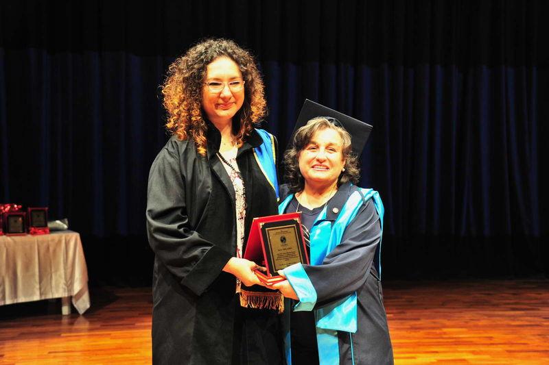 71 yaşındaki fakülte birincisinin başarı öyküsü