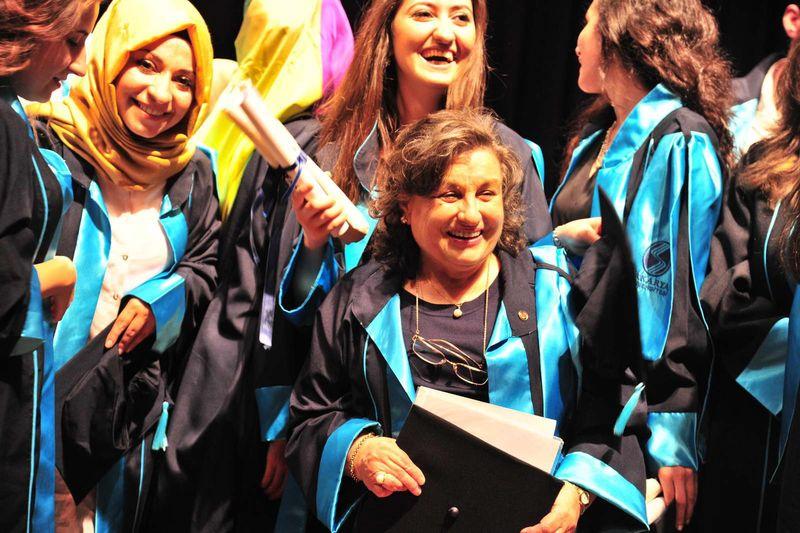 71 yaşındaki fakülte birincisinin başarı öyküsü