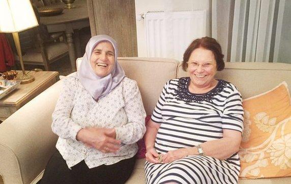 Ahmet Hakan annesinin fotoğrafını paylaştı