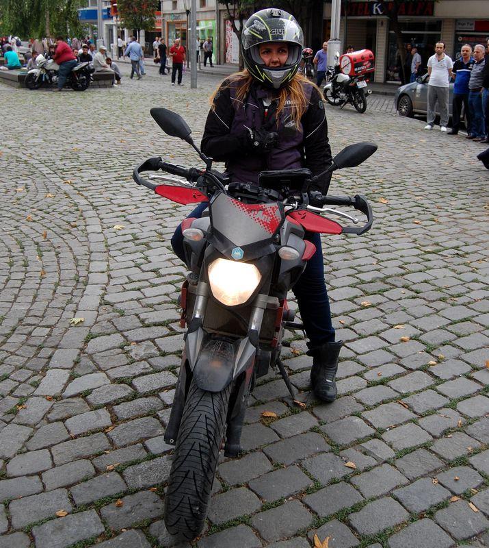 Genç kız motosikletiyle 7 günde Trabzon'a gitti