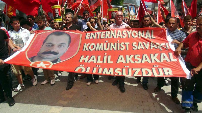 Figen Yüksekdağ Halil Aksakal'ın cenazesinde ağladı